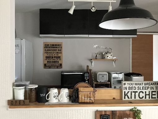 リビング キッチンの壁紙をグレー ホワイトレンガタイルにdiyリフォーム ワトコさんのdiyでカフェインテリア