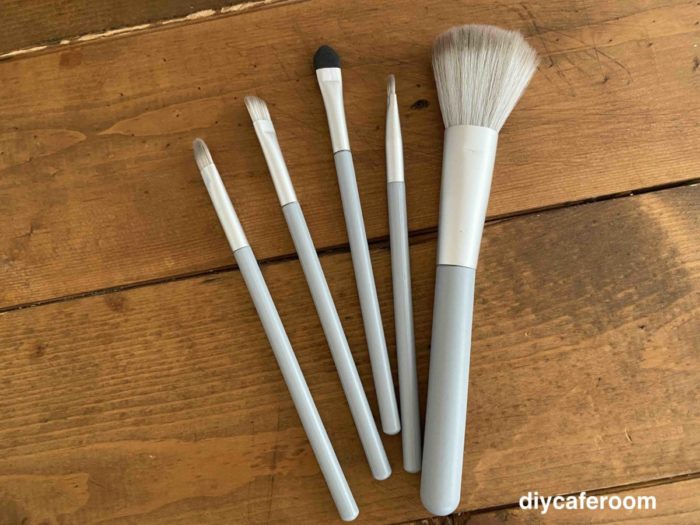 3coins and us cosme brush